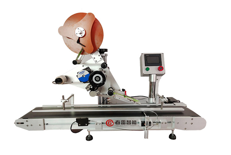 Oplatí sa kúpiť stolný plne automatický plochý etiketovač? Kompletná analýza výhod a nevýhod!